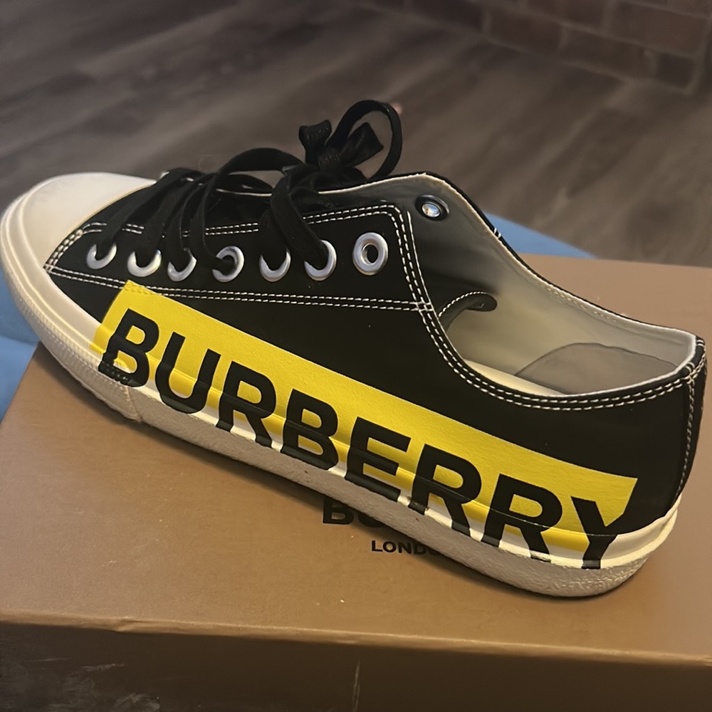 Designer Shoes - Picture 4 of 5